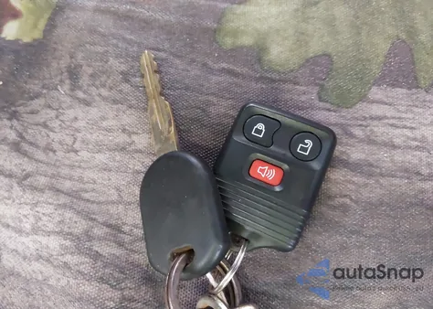 2005 Ford F-150 Lariat/Xlt из США, поврежденный, VIN 1FTPW12505FA39512